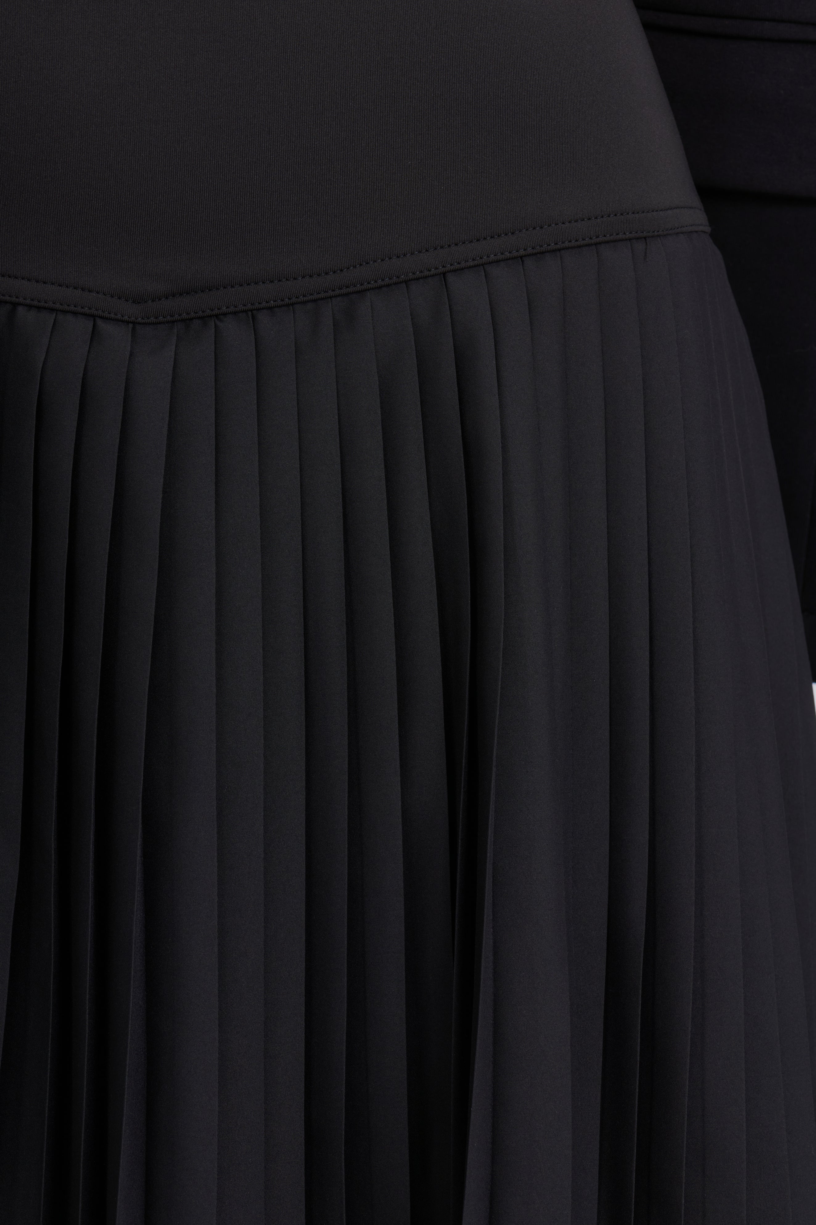 Athleisure Pleated Skirt - Image 6