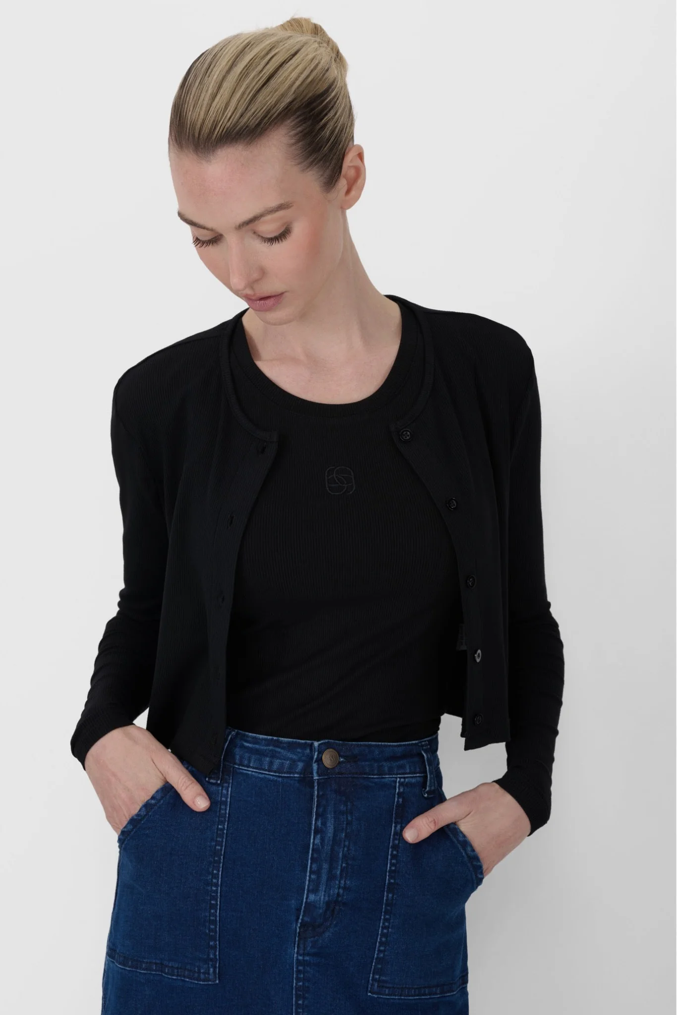 Ribbed Cropped Cardigan - Image 3
